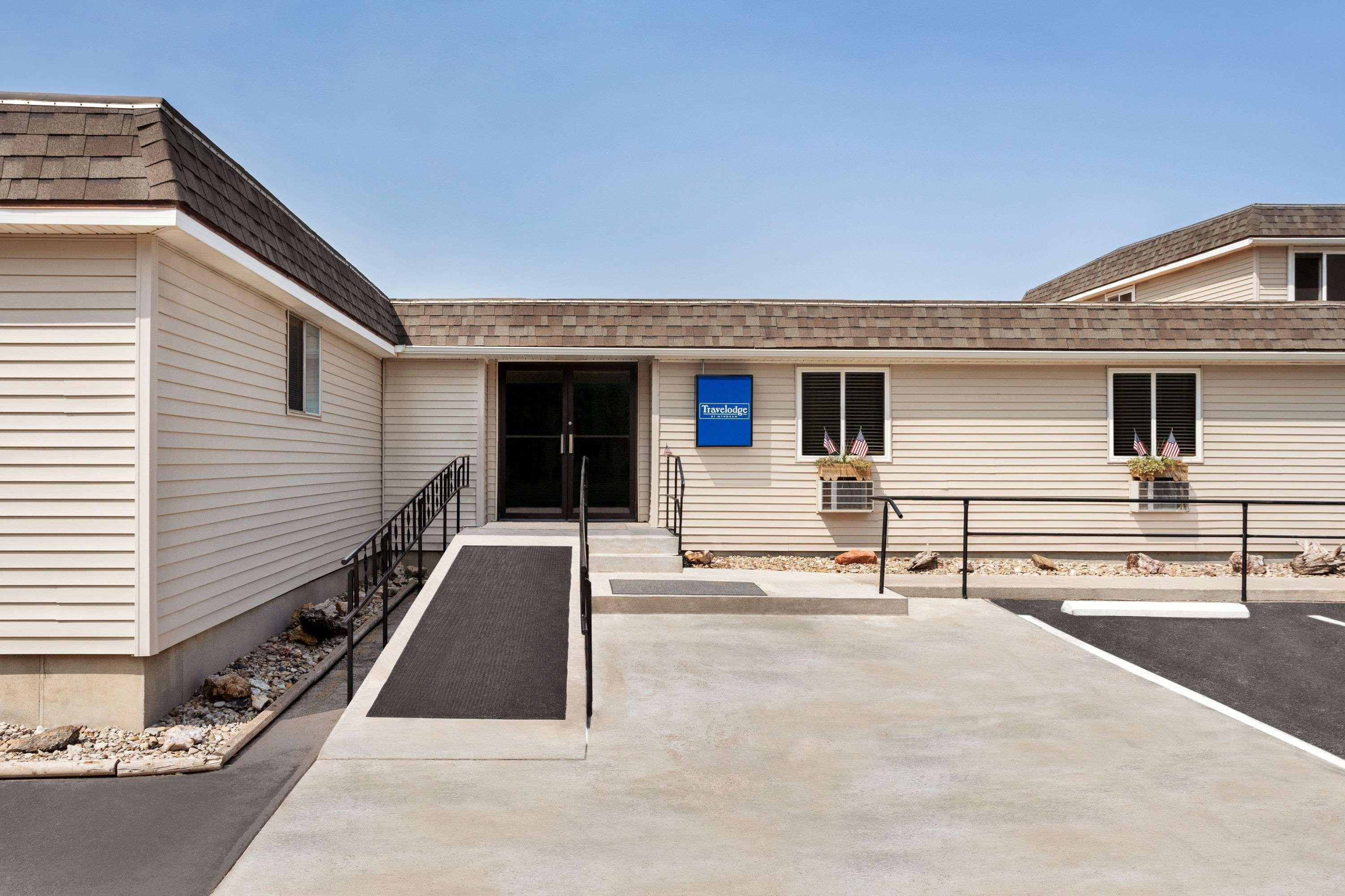 Travelodge By Wyndham Edgemont Exterior photo