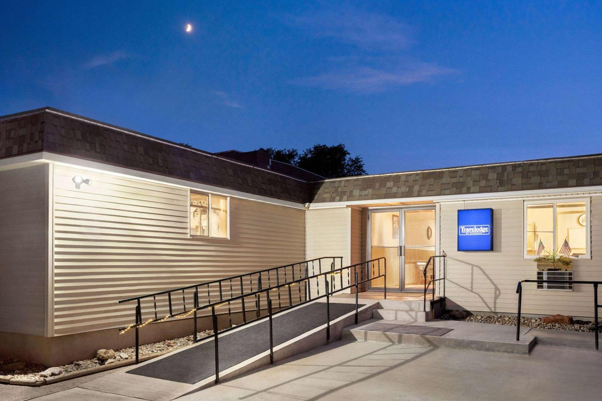 Travelodge By Wyndham Edgemont Exterior photo