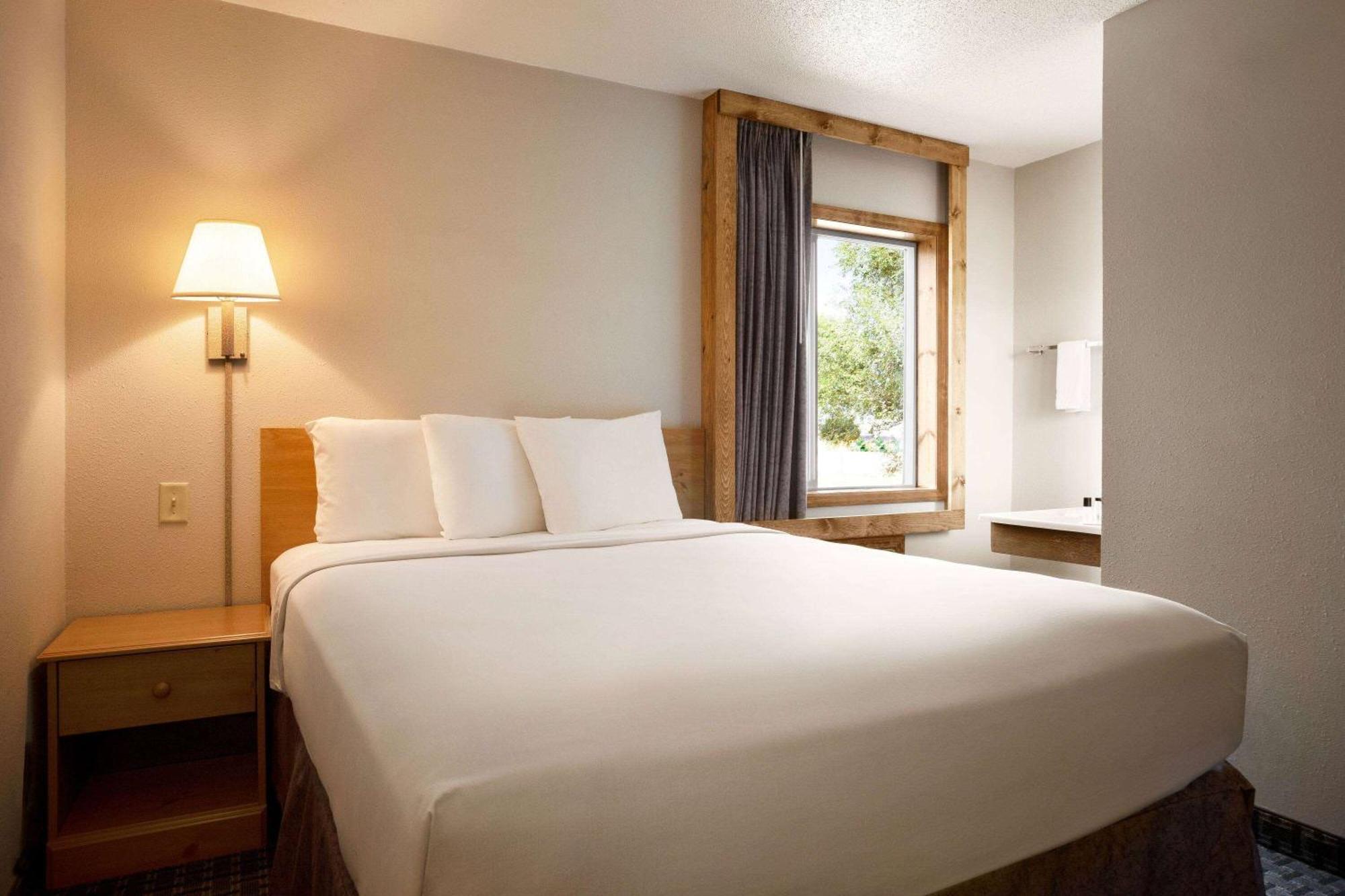 Travelodge By Wyndham Edgemont Exterior photo